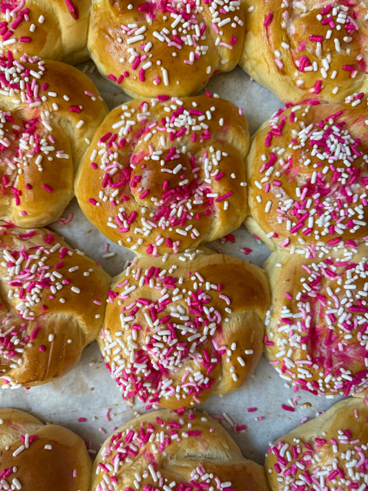Pinktober Challah Rolls